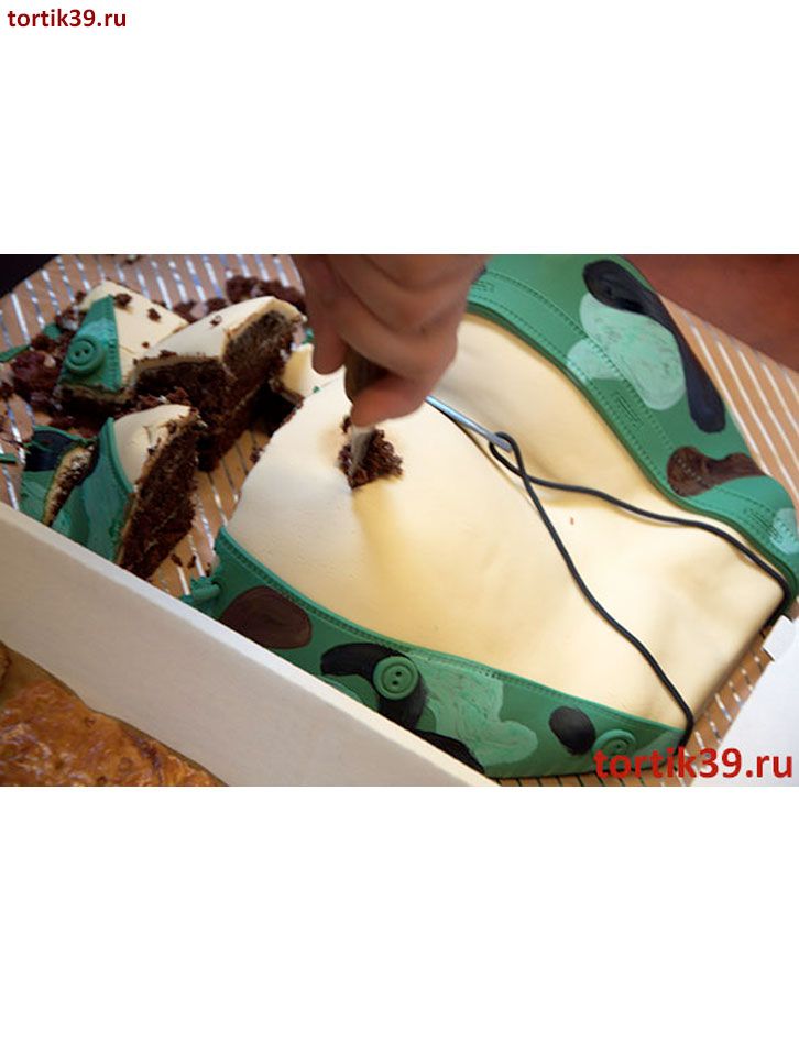 Торт «Грудь в камуфляже»