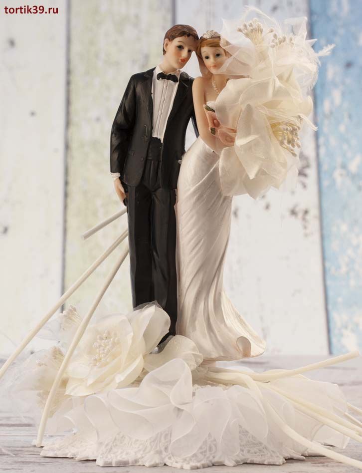 Скромная невеста - Фигурка на свадебный торт